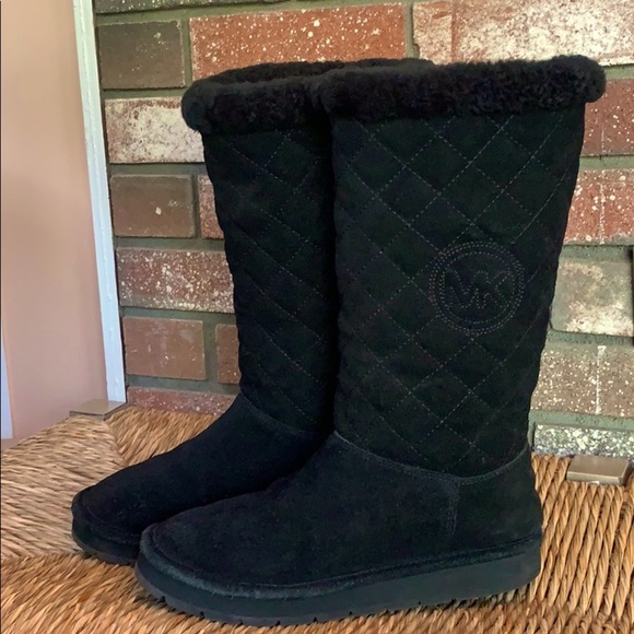 Michael Kors Shoes - LIKE NEW MICHAEL KORS QUILTED TALL BOOTS